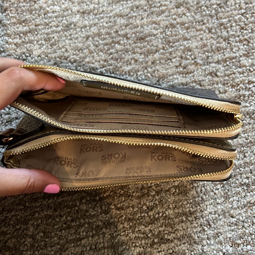 Michael Kors Wristlet - Picture 5 of 5